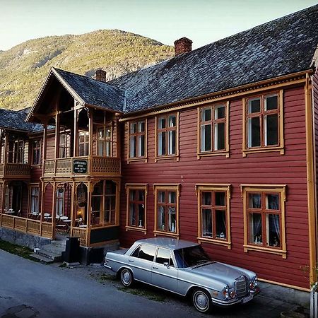 Laerdalsoren Motor Guesthouse Laerdalsoyri Exterior photo